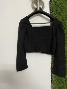 Carlton London Black Crop Top