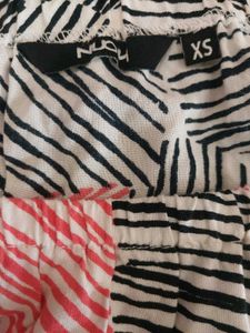 Chic Abstract Print Blouse