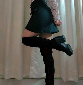 Chic Black Over-the-Knee Boots