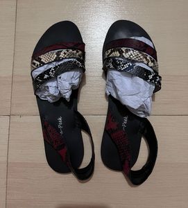 Stylish Snake Print Sandals