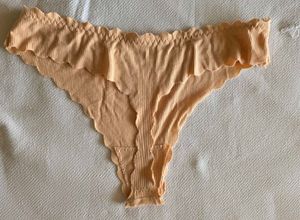 Peach Ribbed Thong with Scalloped Edge