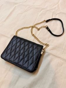 KLEIO Quilted Chain Crossbody Bag