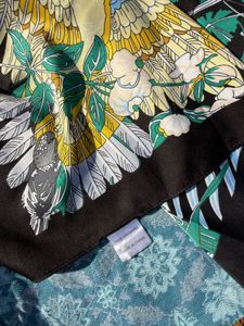 Tropical Print Scarf - Vibrant Toucan Design