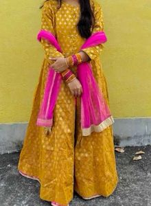 Vishudh Women Mustard Self Design Kurta nd Trouser