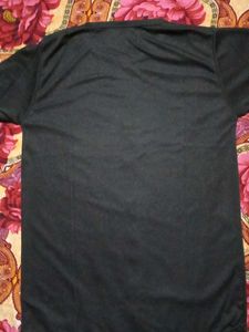 Black colour t shirt