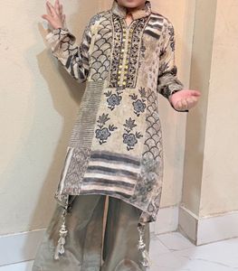 Elegant Kurta Set with Palazzo Pants