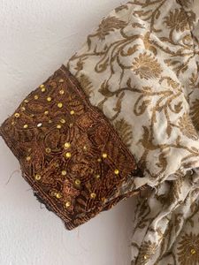 Embroidered Ethnic lehanga ,only few hours used