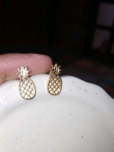 🍍 Gold-Tone Pineapple &amp; Flower Stud 🌼
