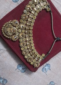 Golden Nacklace With Earing And Maang Tika