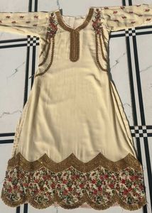 Elegant Cream Kurta Set with Embroidery