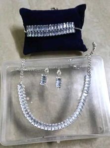 Elegant Silver-toned Jewelry Set