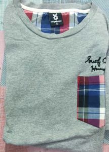 Men's Grey T-Shirt with Plaid Pocket