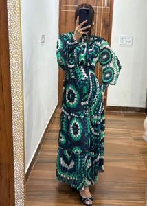 Abstract Retro print Maxi with smocked cuffs