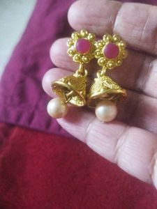 Exquisite Gold Tone Necklace &amp; Earring Set