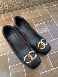 Classic Black Ballerinas with Gold Accent