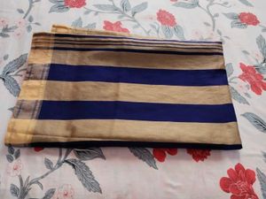 Handloom Cotton Blue Saree with Golden Border✨🔥