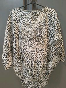 Chic Leopard Print Blouse