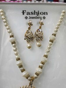 Elegant Pearl Necklace &amp; Earring Set