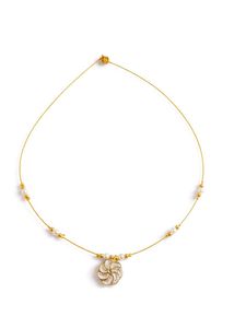 Delicate Gold Chain Necklace with Pendant