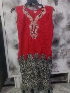 Red &amp; Black Embroidered Kurta