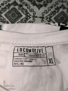 WHITE T-SHIRT PRINTED SIZE XL