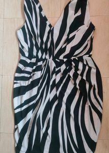 Women M Stylish Zebra Print V-Neck Dress