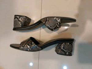 Stylish Snake Print Heeled Sandals