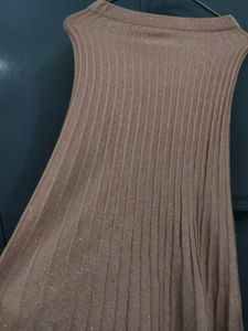 Chic Pink Ribbed Midi Skirt