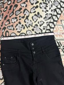 Stylish Black Lace Hem Jeans
