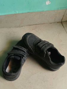 Lancer Black Velcro Shoes