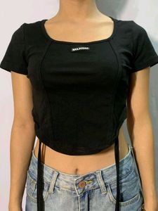 Chic Black Cropped Top
