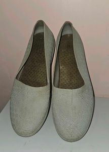Lightweight Grey Slip-On Flats