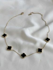 Anti tarnish Elegant Clover Necklace - Gold & Blac