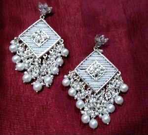Elegant Pearl Dangle Earrings