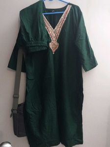 Elegant Green Kurta Set with Red Dupatta