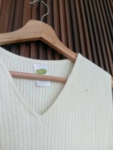 Cream Ribbed V-Neck Sleeveless Sweater