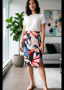 Vibrant Floral Print Pencil Skirt