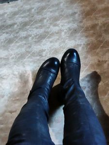 Chic Black Over-the-Knee Boots