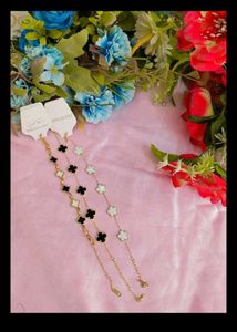 Elegant Clover Bracelet