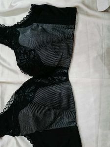 🇳🇿💫🎀Elegant Lace Trimmed Bra
