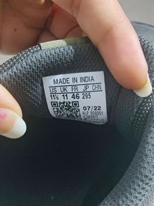 Adidas men's casual shoes. No Offered Coins. unuse