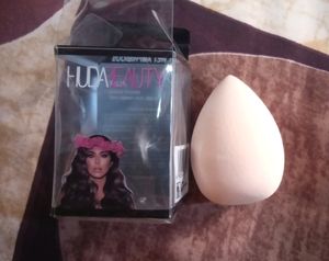 HUDA Beauty Blender ❣️
