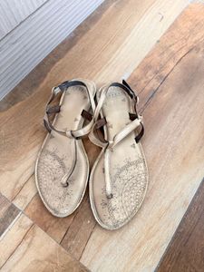Stylish Women's Golden Flat Sandals