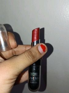 ADS CINEMA Lipstick