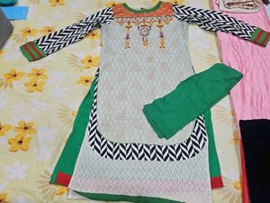 Stylish Women's Kurta with Pants