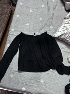 H&amp;M Black Off-the-Shoulder Blouse