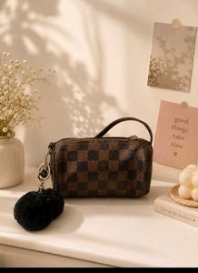 Louis Vuitton Pochette Bag -  charm free