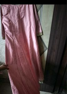 Elegant Pink Kurta with Gold Embellishments