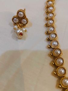 Elegant Pearl Necklace Set