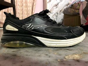 Red Tape Black Casual Sneakers
